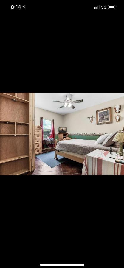 Апартаменты Little House On The Corner Ливингстон Экстерьер фото